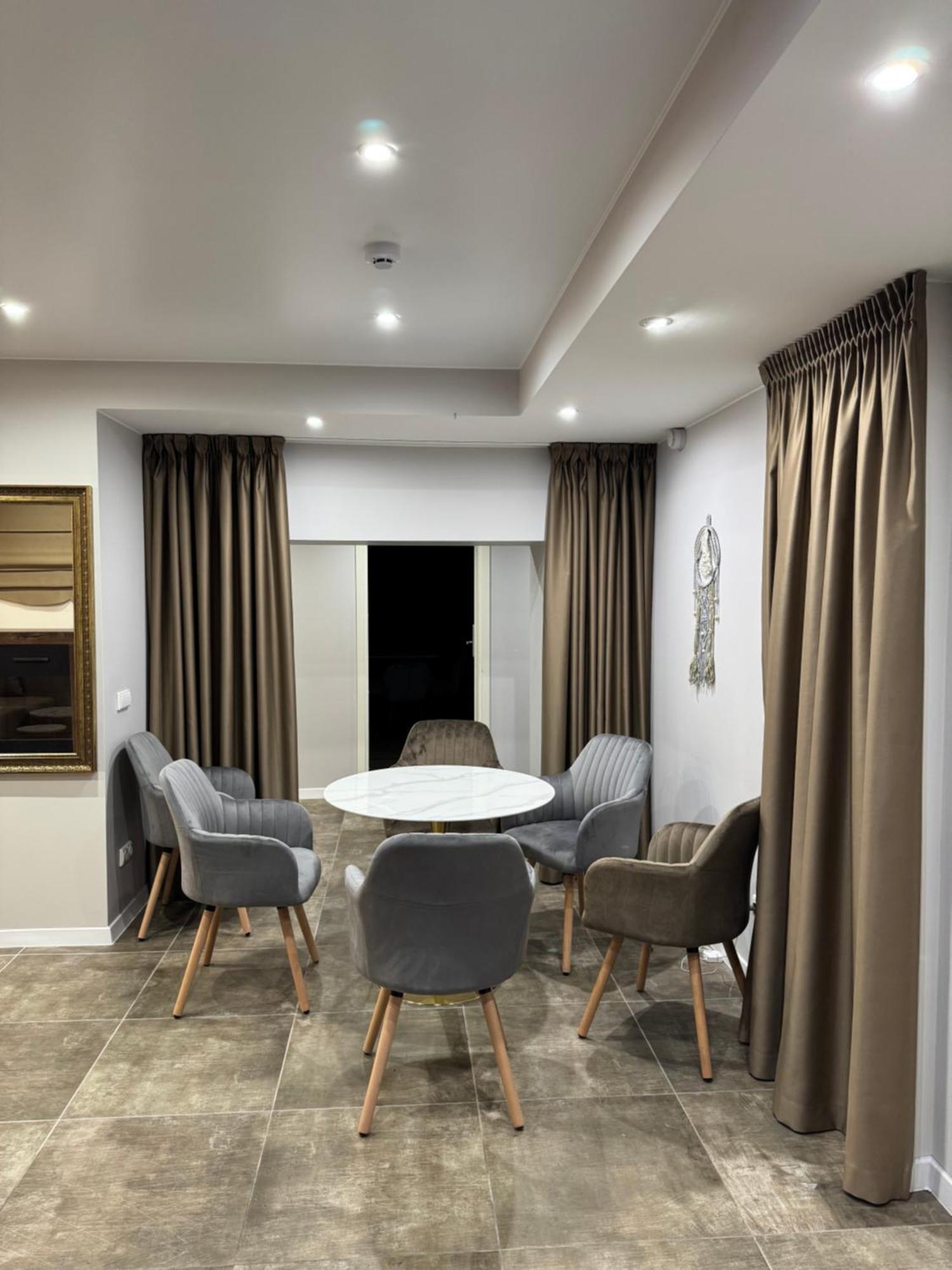 Dharma Stay Apartamentai Su Terasa Ir Vaizdu I Miesta Telsiai Bagian luar foto